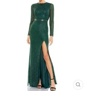 NWOT Mac Duggal gown